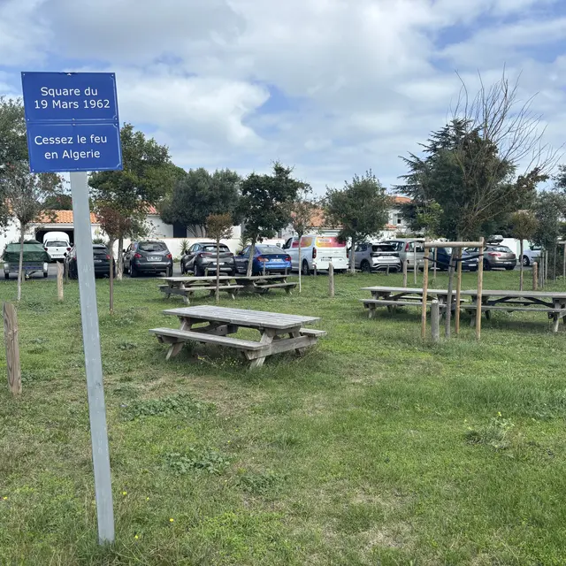 Aire de pique-nique Square du 19 Mars 1962 Le Bois-Plage-en-Ré