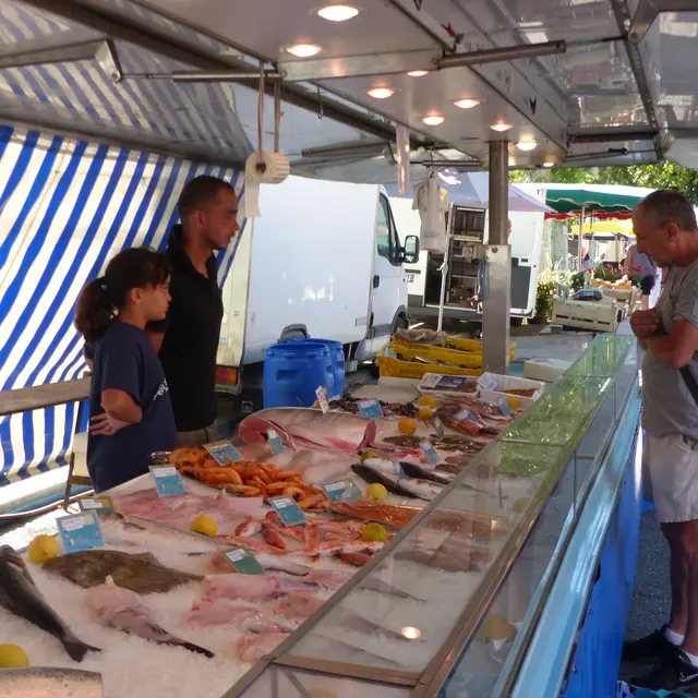 Marché du jeudi la poissonerie