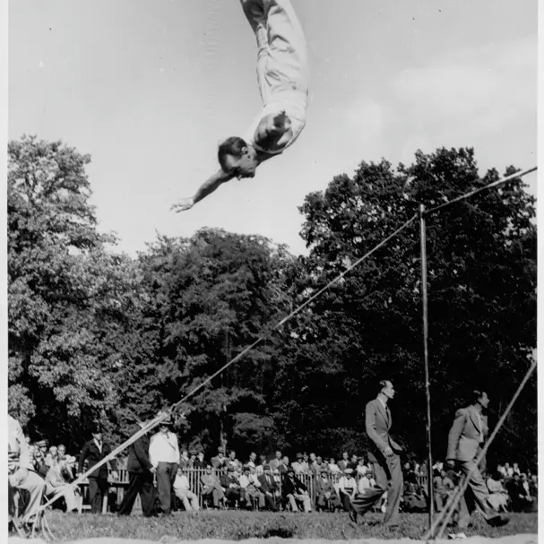 Cologny, stade de Frontenex, 1941 - Compétition de gymnastique
