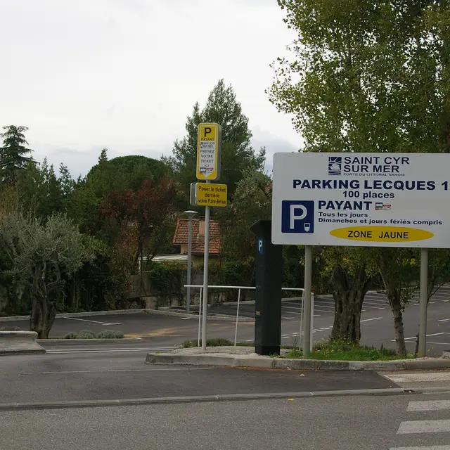 Parking Lecques 1