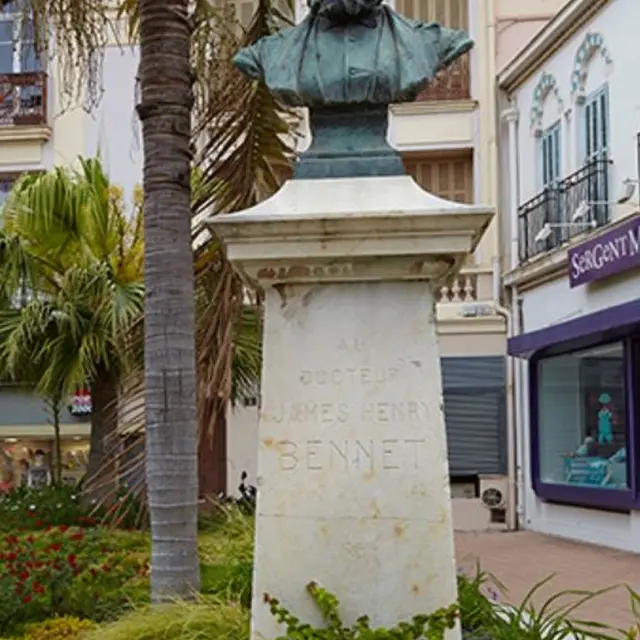 Square Henry Bennett