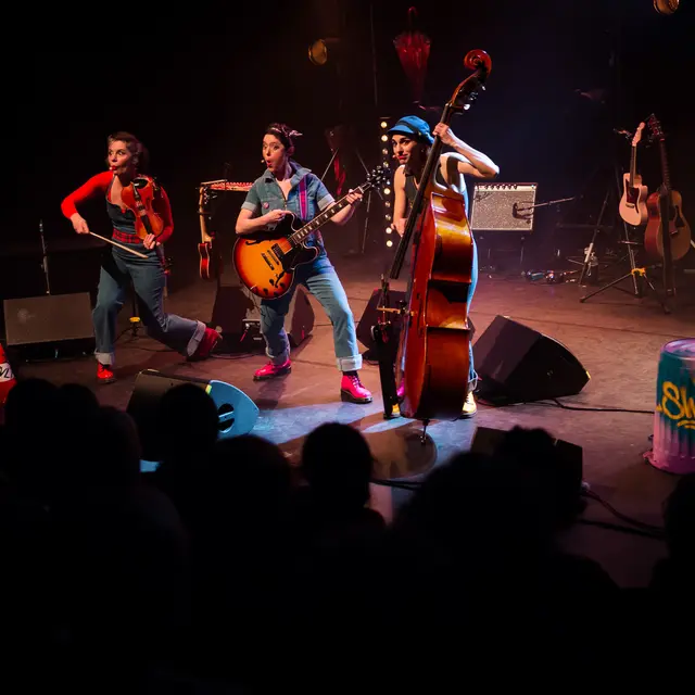 Les Swingirls