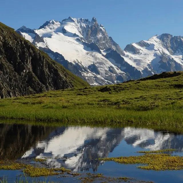 Le lac du Goléon et la Meije - La Grave