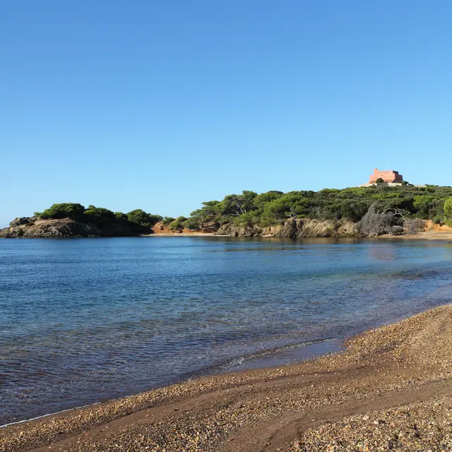 La plage noire du Langoustier - île de Porquerolles - Hyères