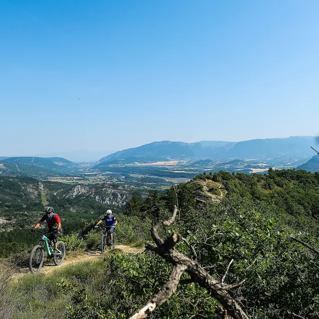 Séjour VTT Le Suprême, du pur VTT Down-Country !_Château-Arnoux-Saint-Auban