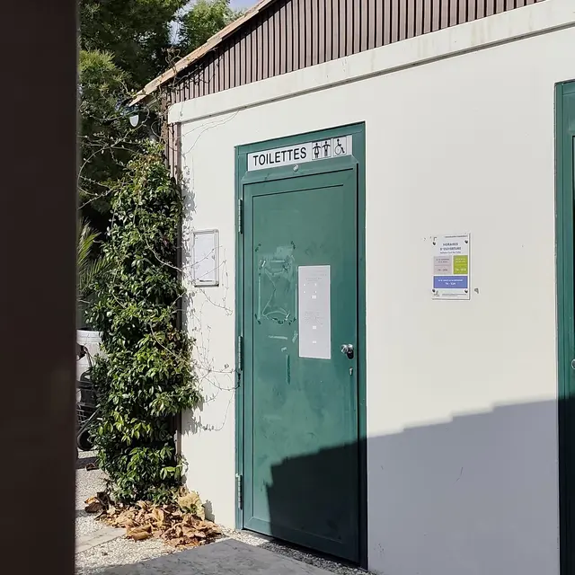 Toilettes publiques - Cours des Écoles_Sainte-Marie-de-Ré