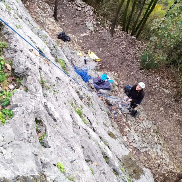 Initiation escalade en falaise_Saint-Pierre-d'Entremont