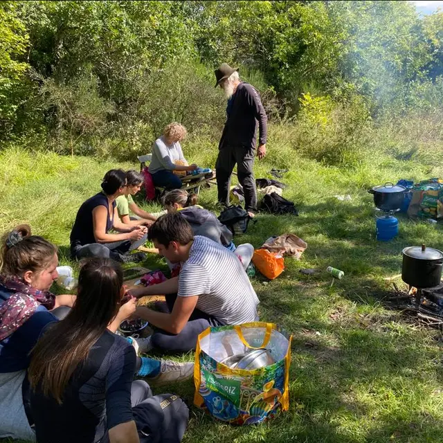 Balade découverte et utilisation des plantes sauvages comestibles au lac d'Aubusson_Aubusson-d'Auvergne