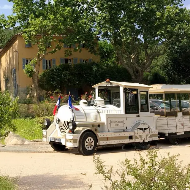 Le petit Train des Vignes au Pradet_Le Pradet