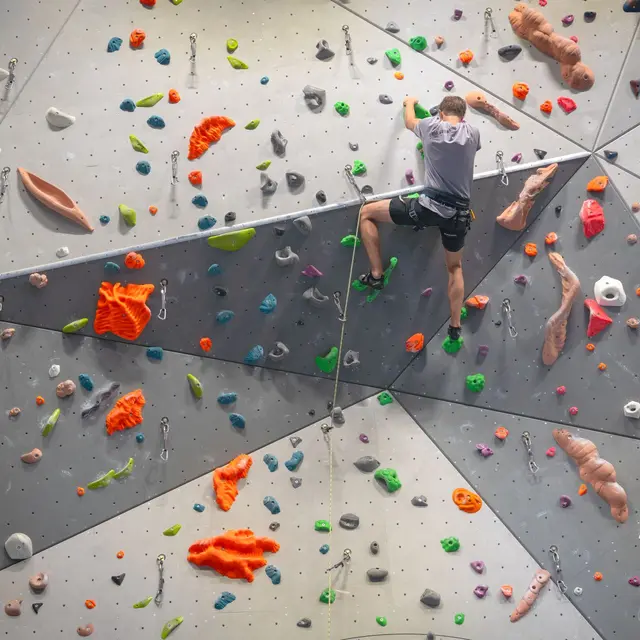 Mur de grimpe indoor