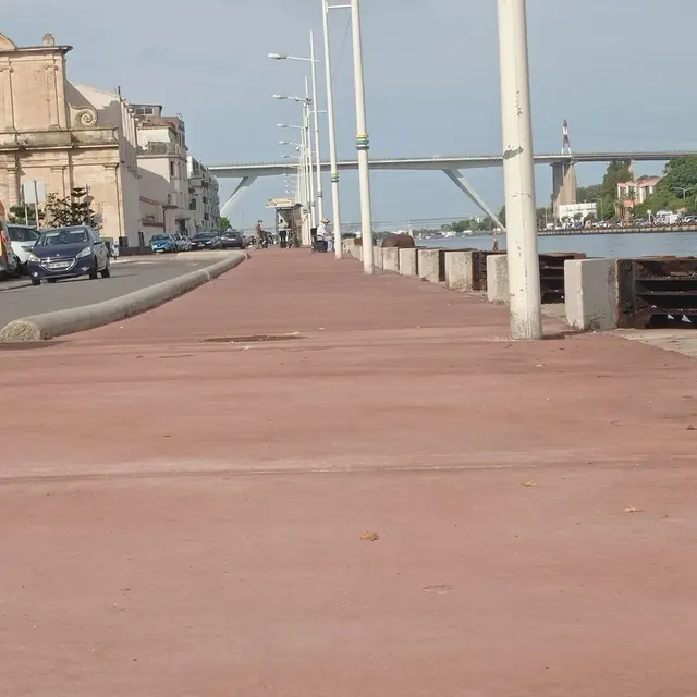 La voie verte de la gare de Lavéra vers le centre-ville_Martigues