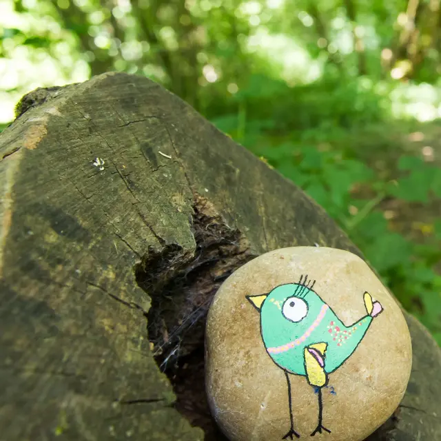 Chasse aux galets peints pendant les vacances de printemps_Montluel