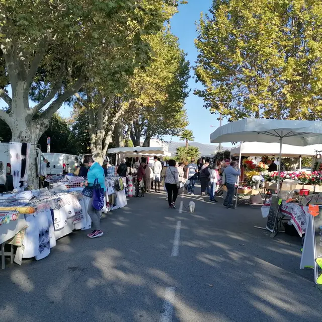 Marché dominical_Saint-Laurent-du-Var