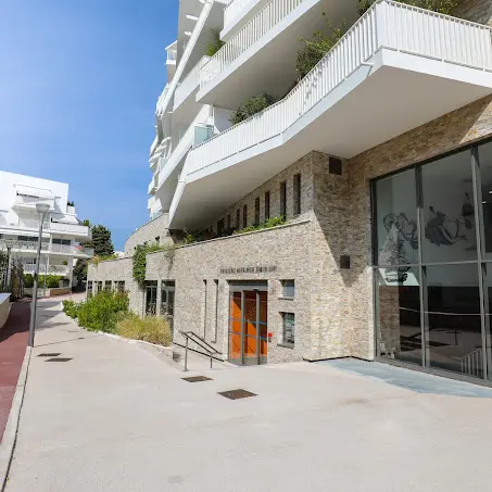 Façade