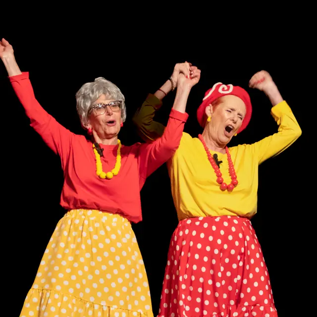 Deux petites dames vers le nord - Festhéa_Istres