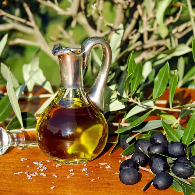Olives noires et huile d'olive