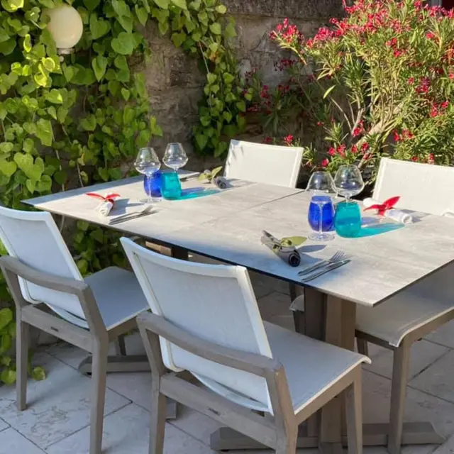 Lum la Table