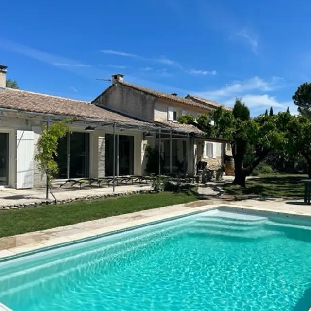 Gîte le Mazet des Joncs en Provence à Saint Pierre de Vassols