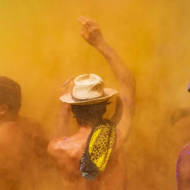 Parade naturiste Colorée_Hyères