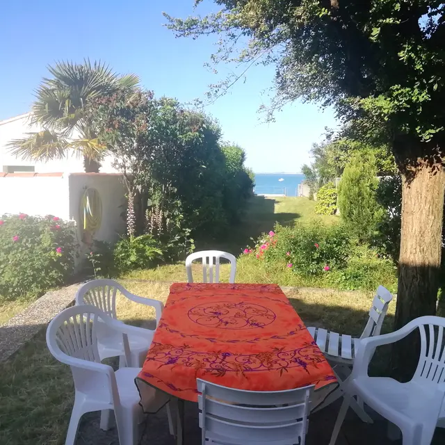 Vue sur l'océan de la terrasse