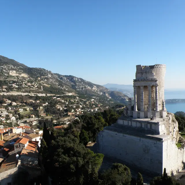 Visitons et jouons au Trophée d'Auguste - La Turbie_La Turbie
