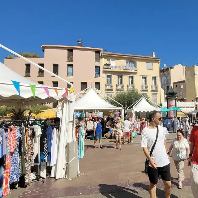 Braderie d'été_Saint-Raphaël