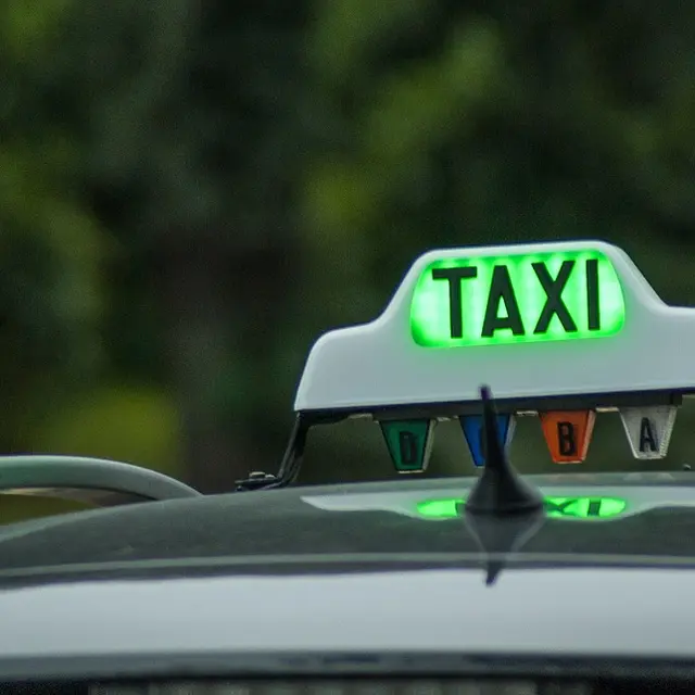 Taxi