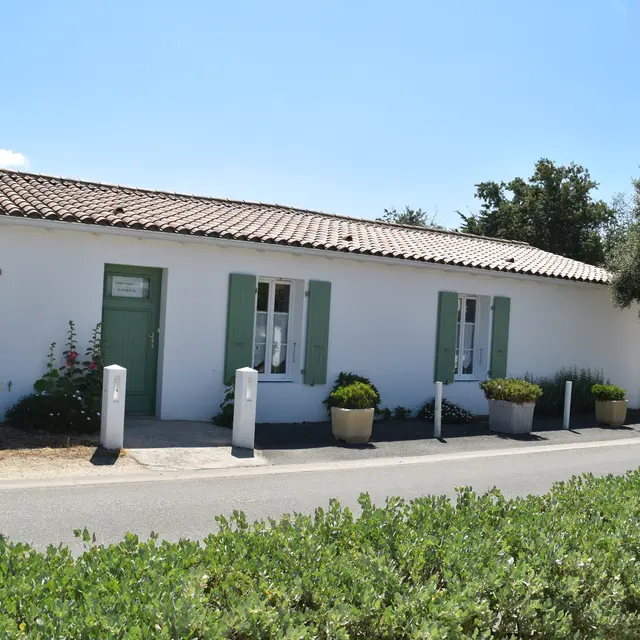 Façade sur l'avenue