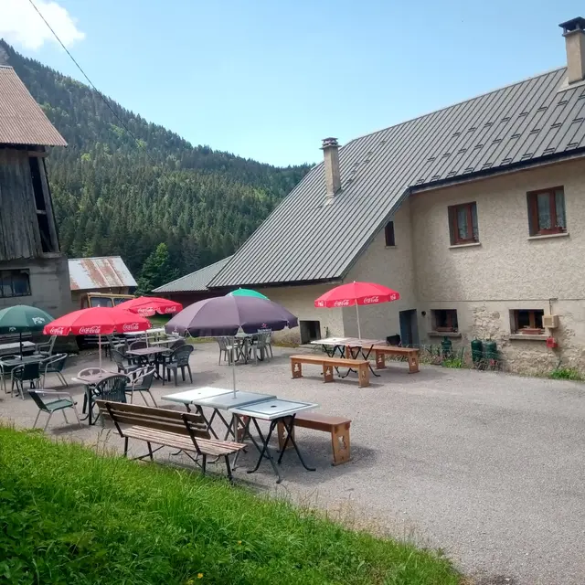 Buvette restauration à la Ferme de l'Ours - Entremont le Vieux