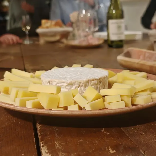 Tour de dégustations provençales, fromages et vins : La balade épicurienne et œnologique d'Aix-en-Provence_Aix-en-Provence