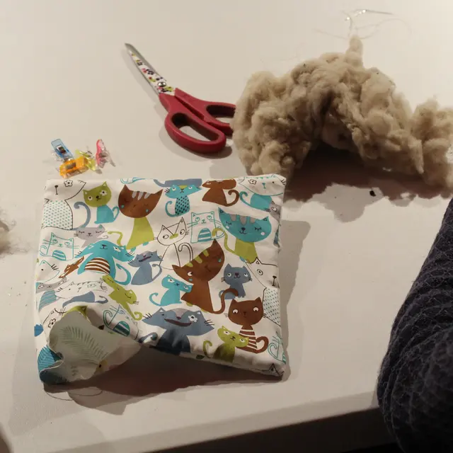 Atelier laine : Coussin_Usson-en-Forez