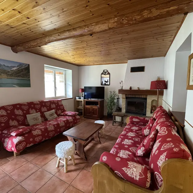 4-pieces-guey-1-salon-serre-chevalier-villeneuve
