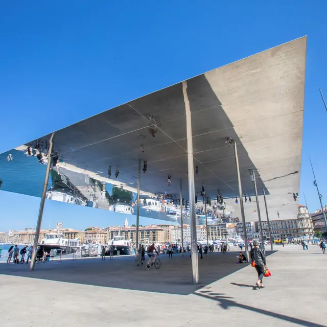 Balade du Vieux-Port au stade nautique Florence Arthaud_Marseille