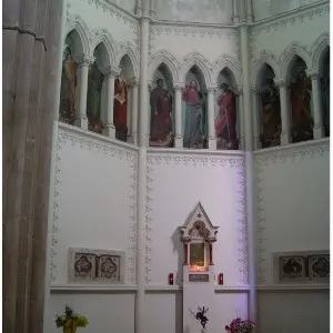 La nef et le choeur de l'église La Viste St Paul