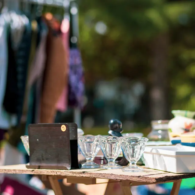 Vide-grenier / dernier dimanche du mois_Pernes-les-Fontaines