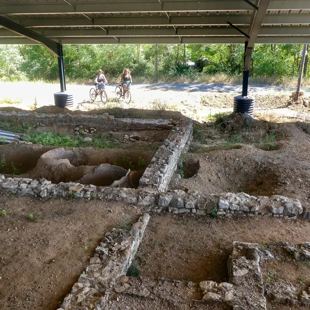 Visite guidée de la villa Gallo-Romaine des Toulons et dégustation | Vignobles en Scène_Rians