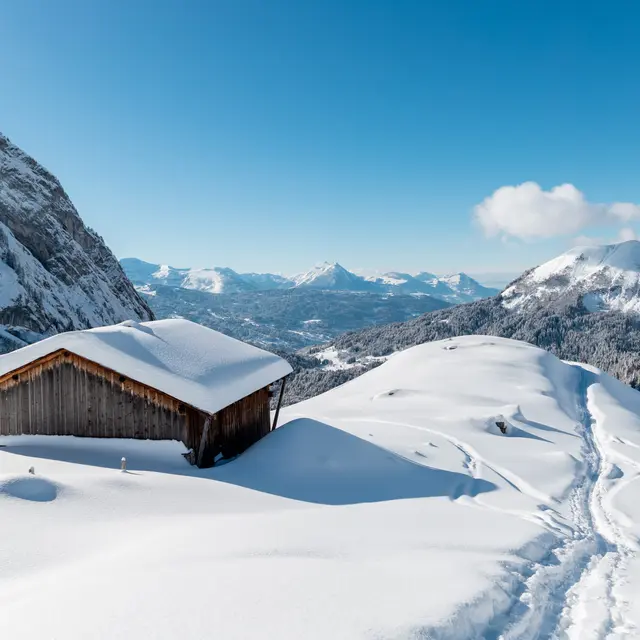 Le Refuge de Bostan (itinéraire raquette non balisé)_Samoëns