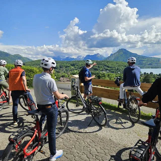 Découverte_vélo_balcons_du_lac_avec_l'agence_de_voyage_Poudre_d'Escampette.jpg