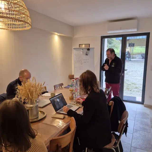Salle Aux souvenirs d'enfance_Bénaix