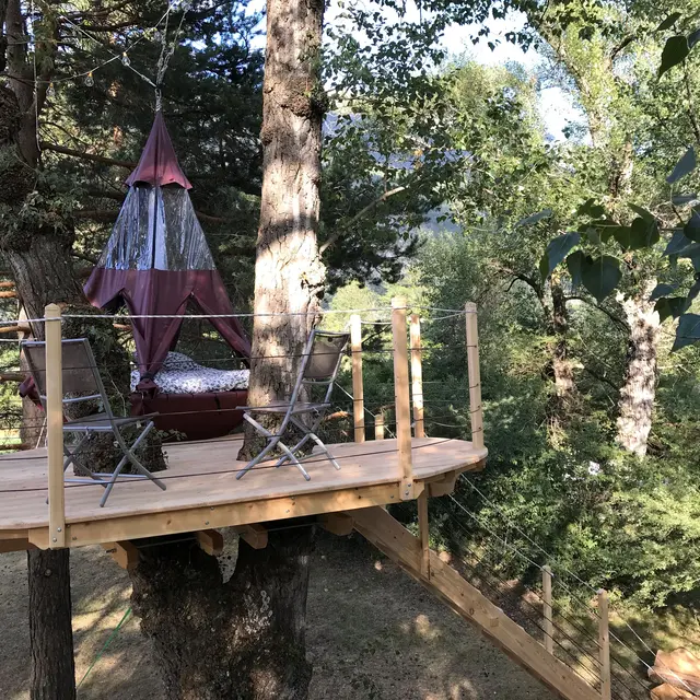 Pendolas perchées du camping la Cabane -Camping -Saint-Crépin -Guillestrois