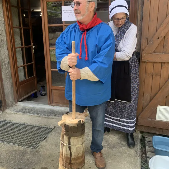 Fabrication du beurre à la baratte_La Combe-de-Lancey