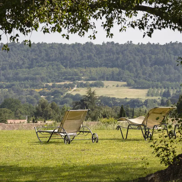 Extérieurs - Le Mas de Guilles