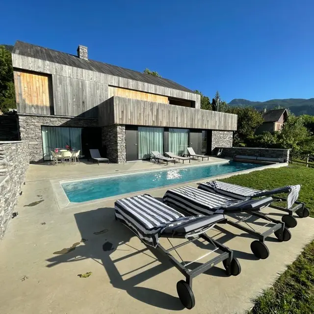 extérieur avec piscine