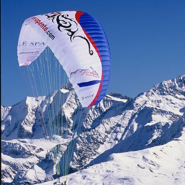 A2L parapente depuis le sommet du Montjoux