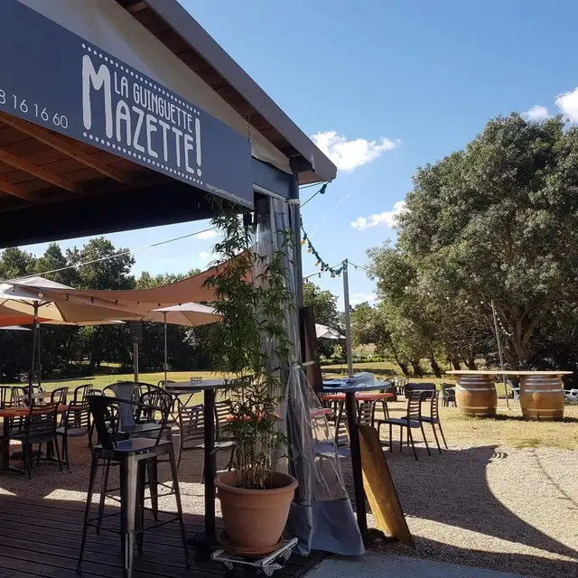 La guinguette Mazette, vue depuis le bar