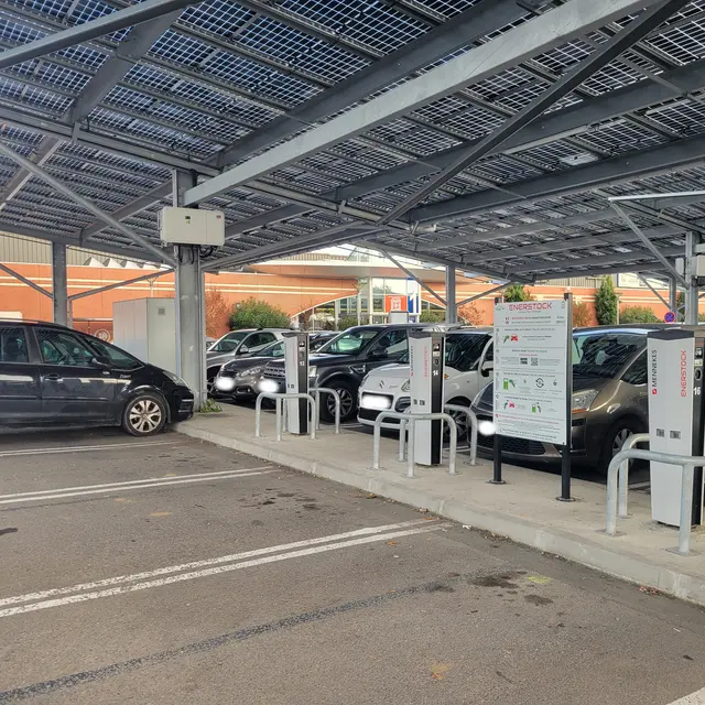Borne de recharge électrique - Rte de Moissac_Castelsarrasin