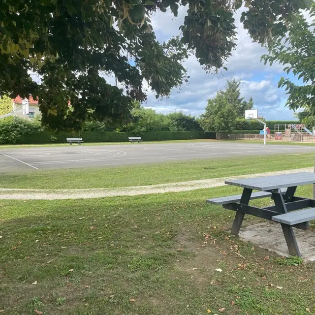 Aire de pique-nique - Parc de loisirs_Rivas