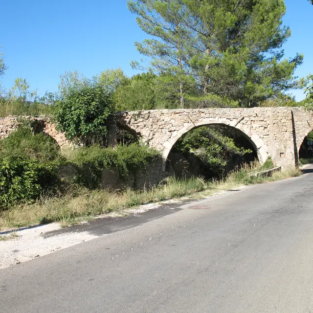 Aqueduc des Cinq Ponts Cuers
