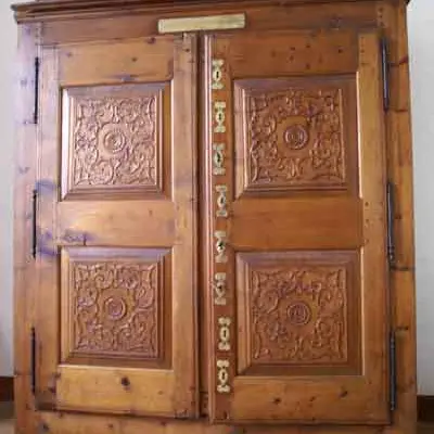 Armoire aux 8 Serrures
