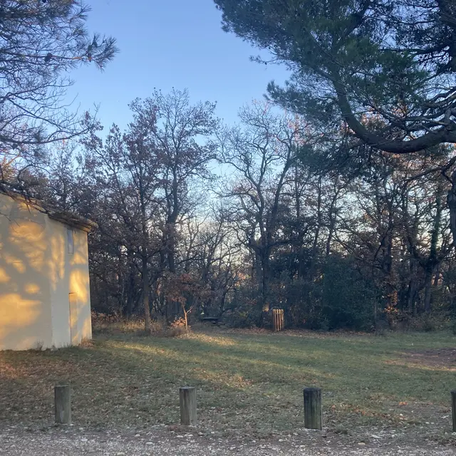 Aire de pique-nique Grangeon des Gardes_Rasteau
